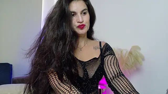 Snapshot of lizdevine chatting on 12-20-25, 04:25 lizdevine online show from 12-20-25, 04:25