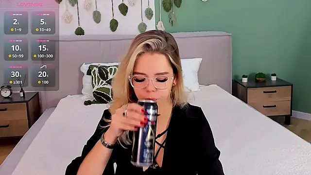 PrincessSlay online show from 10-03-25, 05:37