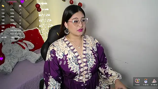 Snapshot of heluejamil chatting on 11-12-25, 01:28 heluejamil online show from 11-12-25, 01:28