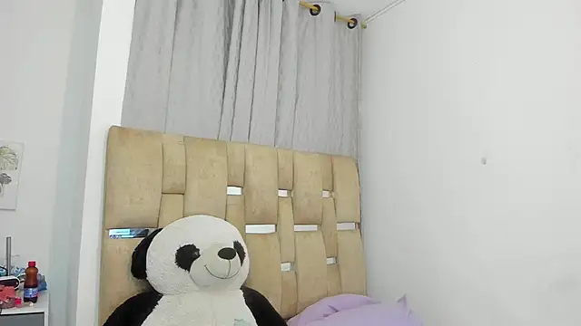 Snapshot of JulianaCarter chatting on 12-02-25, 04:13 JulianaCarter online show from 12-02-25, 04:13