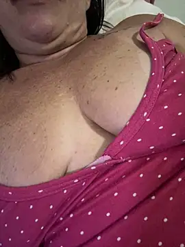 Snapshot of MaluLemos chatting on 09-10-25, 05:51 MaluLemos online show from 09-10-25, 05:51