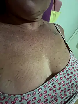 Snapshot of MaluLemos chatting on 10-02-25, 06:26 MaluLemos online show from 10-02-25, 06:26