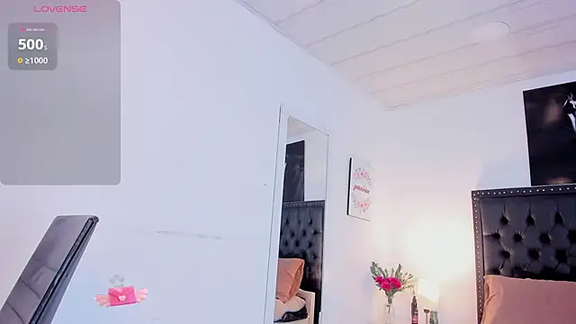 Snapshot of ScarlettVell chatting on 11-22-25, 06:23 ScarlettVell online show from 11-22-25, 06:23