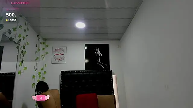 Snapshot of ScarlettVell chatting on 11-30-25, 07:51 ScarlettVell online show from 11-30-25, 07:51