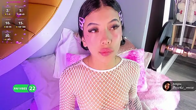 Brooke monroe online show from 02-05-26, 04:33