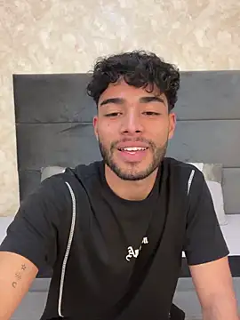 Snapshot of RaphaelDufort chatting on 11-06-25, 12:11 RaphaelDufort online show from 11-06-25, 12:11