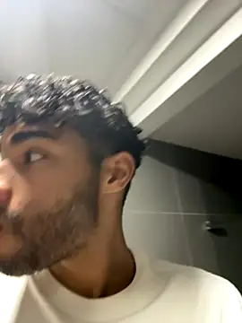 Snapshot of RaphaelDufort chatting on 11-14-25, 08:29 RaphaelDufort online show from 11-14-25, 08:29