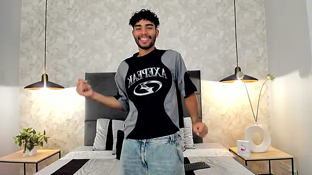 Snapshot of RaphaelDufort chatting on 11-17-25, 11:21 RaphaelDufort online show from 11-17-25, 11:21