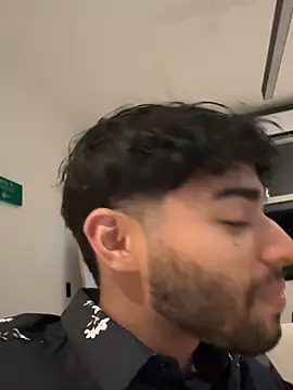 Snapshot of RaphaelDufort chatting on 12-02-25, 11:34 RaphaelDufort online show from 12-02-25, 11:34