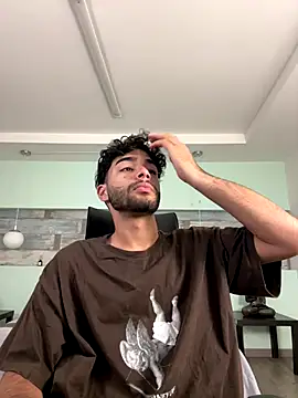 Snapshot of RaphaelDufort chatting on 12-04-25, 05:43 RaphaelDufort online show from 12-04-25, 05:43