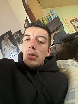 Snapshot of gb7572 chatting on 09-21-25, 12:29 gb7572 online show from 09-21-25, 12:29