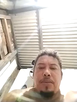 Snapshot of dsvrsa chatting on 10-27-25, 11:31 dsvrsa online show from 10-27-25, 11:31