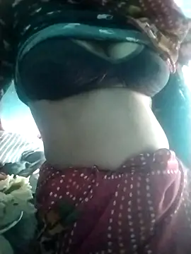 Snapshot of Hot-qwer chatting on 04-07-26, 11:32 Hot-qwer online show from 04-07-26, 11:32