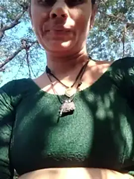 Hot-ilaiy online show from 12-17-25, 06:41