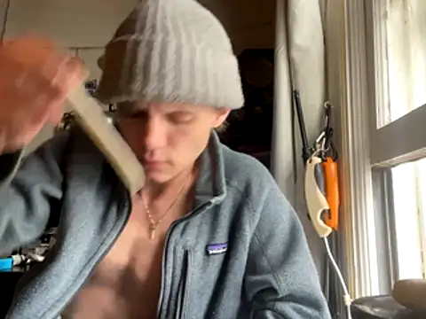 Snapshot of XanderOzzz chatting on 11-02-25, 05:26 XanderOzzz online show from 11-02-25, 05:26