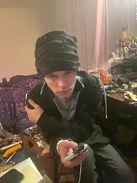 Snapshot of XanderOzzz chatting on 12-05-25, 10:13 XanderOzzz online show from 12-05-25, 10:13