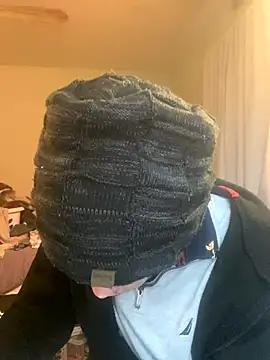 XanderOzzz online show from 12-18-25, 05:41