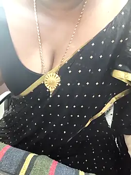 Snapshot of Tamil-rami chatting on 10-31-25, 06:25 Tamil-rami online show from 10-31-25, 06:25