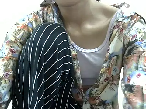 smallcuute online show from 11-24-25, 08:30