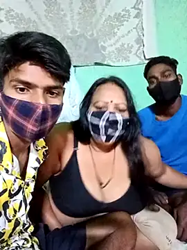 LoveOnStream online show from 11-26-25, 07:20