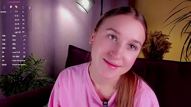 Snapshot of NanaMertins chatting on 10-23-25, 01:05 NanaMertins online show from 10-23-25, 01:05