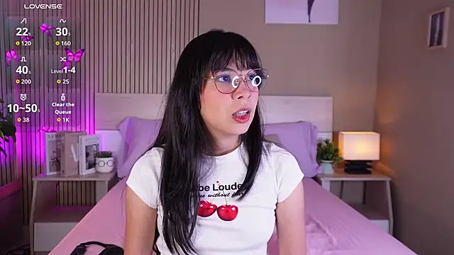 aprilqueenie online show from 05-26-26, 07:54