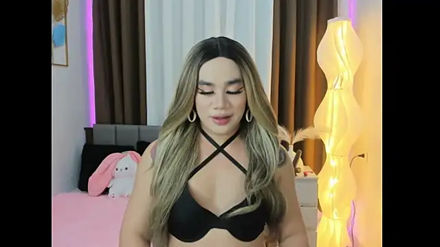 Malia Nicole online show from 10-16-25, 04:30