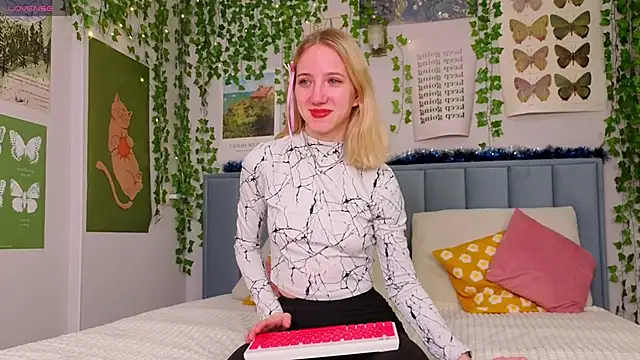 EmmaNovak online show from 01-16-26, 12:31