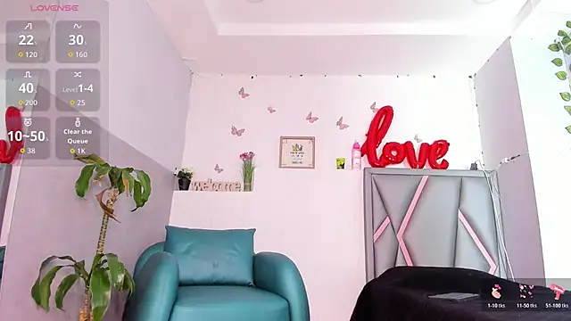 aurora tziu online show from 04-23-26, 03:52