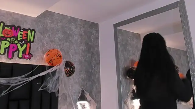 crystaldarliing online show from 10-27-25, 03:16