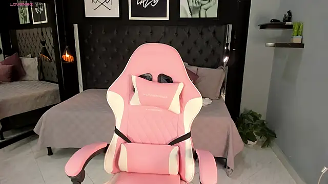 kitty collins  online show from 09-16-25, 11:11