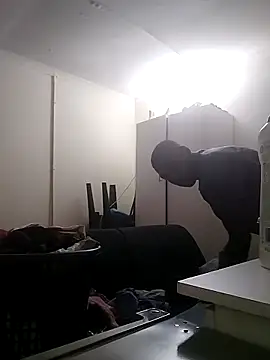 Snapshot of TmanZim2025 chatting on 09-18-25, 06:10 TmanZim2025 online show from 09-18-25, 06:10