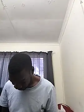 Snapshot of TmanZim2025 chatting on 10-02-25, 03:52 TmanZim2025 online show from 10-02-25, 03:52