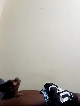 Snapshot of TmanZim2025 chatting on 10-29-25, 01:35 TmanZim2025 online show from 10-29-25, 01:35