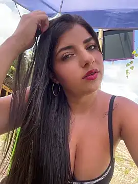 Snapshot of Isaa-Sweet chatting on 04-30-26, 04:02 Isaa-Sweet online show from 04-30-26, 04:02