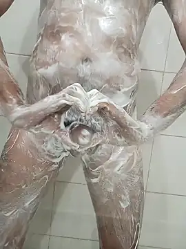 Snapshot of AtraCTiVoSiNguLaR chatting on 10-15-25, 02:06 AtraCTiVoSiNguLaR online show from 10-15-25, 02:06