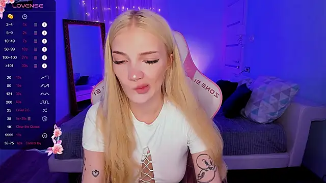 AnyaTaylor  online show from 10-22-25, 02:23