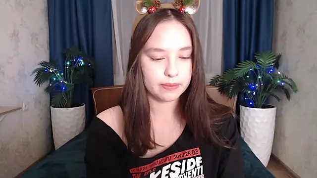 Snapshot of PureLedy chatting on 12-15-25, 12:59 PureLedy online show from 12-15-25, 12:59