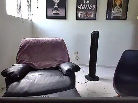 Dollarhot30 online show from 04-23-26, 01:24