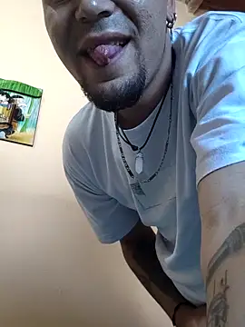 Snapshot of Juuaanp3 chatting on 09-09-25, 02:05 Juuaanp3 online show from 09-09-25, 02:05