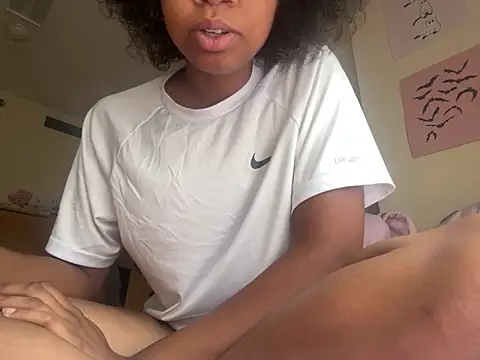 luvrgrllani online show from 09-09-25, 08:30