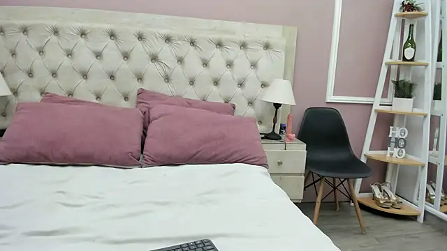 Snapshot of merlyaluna chatting on 04-20-26, 07:15 merlyaluna online show from 04-20-26, 07:15