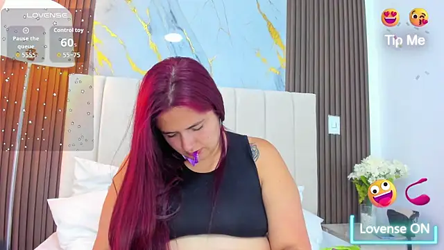 Victoria Guzman online show from 04-24-26, 05:15