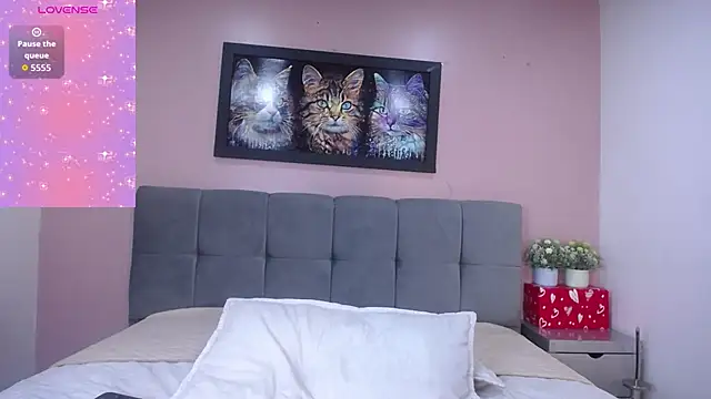 tiiny emilly online show from 12-20-25, 07:43