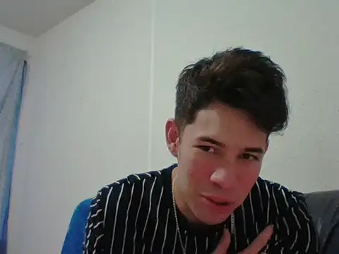 Snapshot of Maxtaylor18 chatting on 11-06-25, 11:48 Maxtaylor18 online show from 11-06-25, 11:48