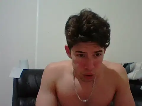 Snapshot of Maxtaylor18 chatting on 11-13-25, 04:55 Maxtaylor18 online show from 11-13-25, 04:55