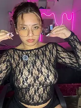 Snapshot of SoftLady_S33 chatting on 05-16-26, 03:14 SoftLady S33 online show from 05-16-26, 03:14
