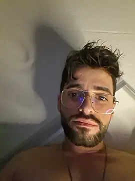 young swisscouple online show from 01-18-26, 11:25