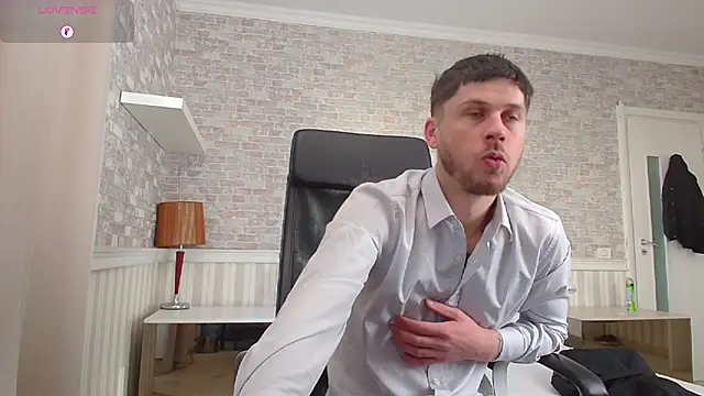 Snapshot of JonahShaw chatting on 04-27-26, 04:32 JonahShaw online show from 04-27-26, 04:32