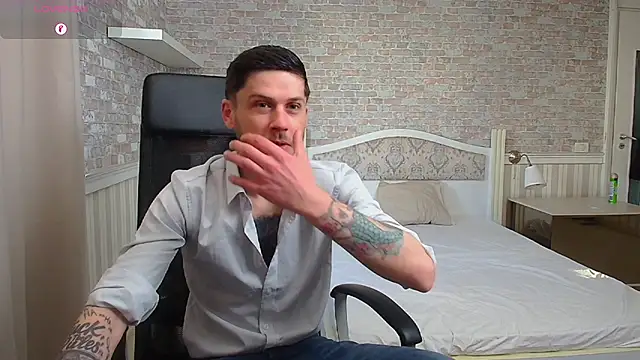 Snapshot of JonahShaw chatting on 05-04-26, 04:30 JonahShaw online show from 05-04-26, 04:30